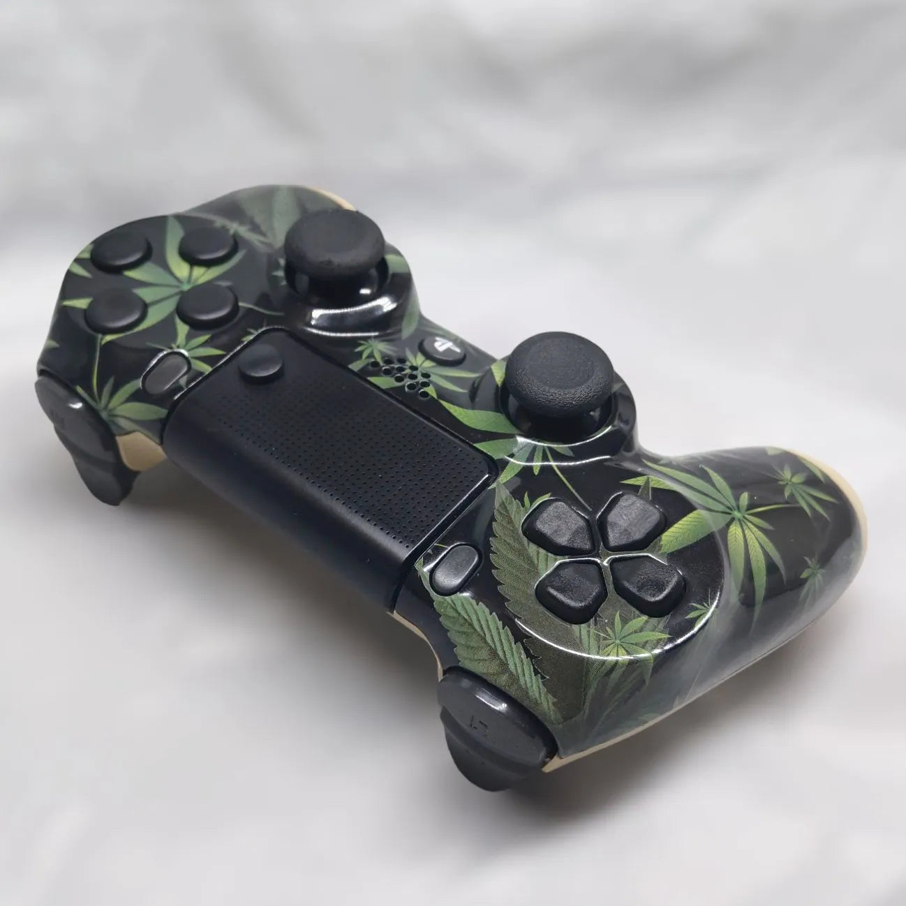 Dualshock 4 “Mary Jane”